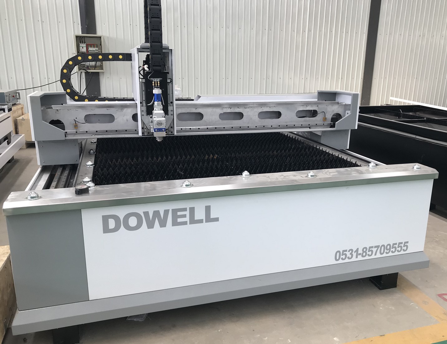 給力！多維金屬激光切割機價格合理，您的不二之選！