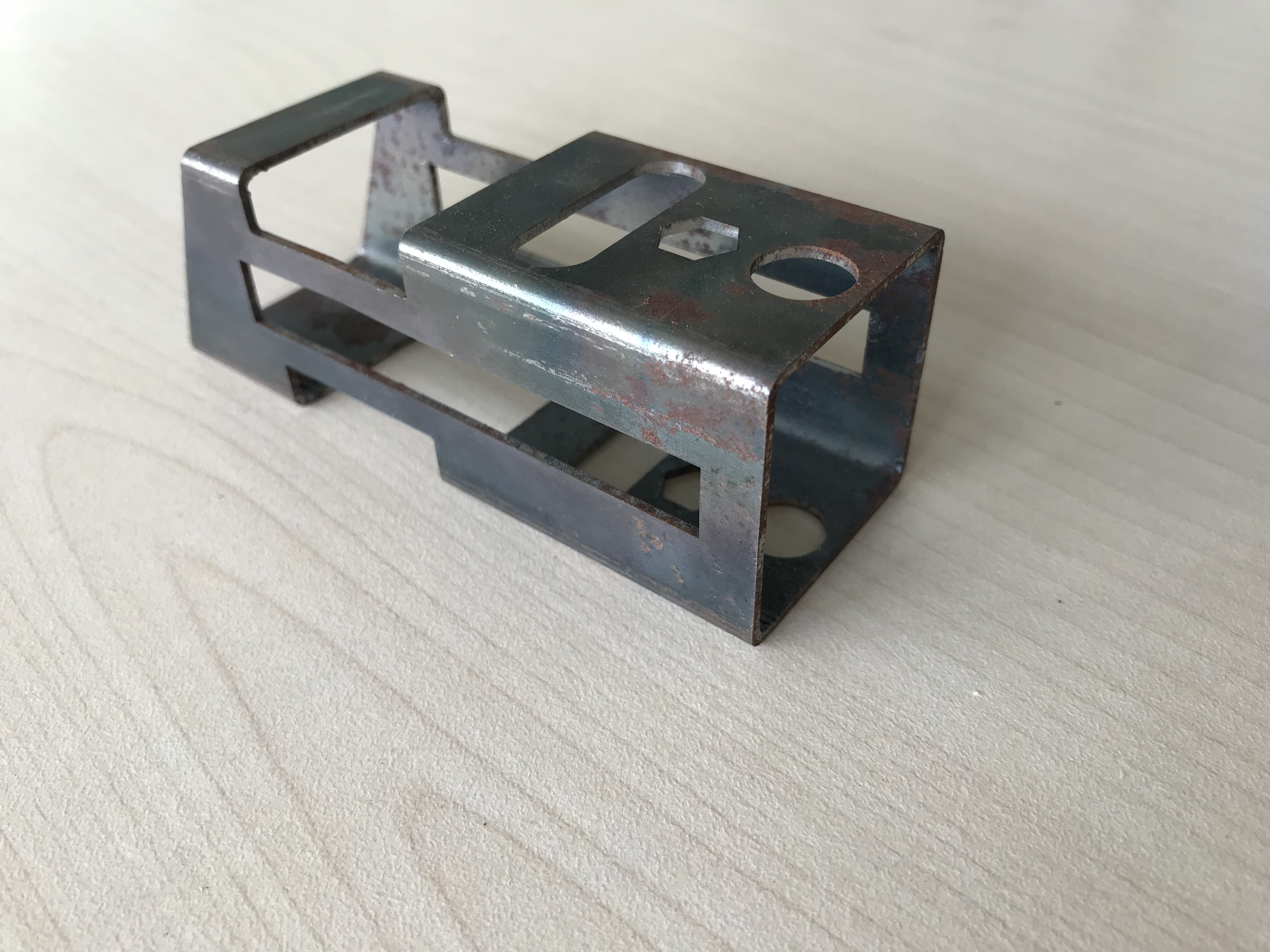 還在擔心地區遠沒辦法學習管材激光切割機的技術嗎？